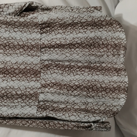 NWOT Apt. 9 Button Up Snakeskin Print Hi Lo Blouse Sz.S Oversized - Picture 11 of 11